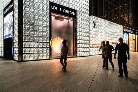 mostra shanghai louis vuitton|Louis Vuitton Shanghai show.